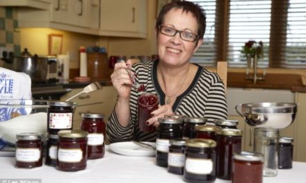 Jams and jellies demonstration at the Bunch of Grapes in Bradford on Avon (UK) by expert Vivien Lloyd